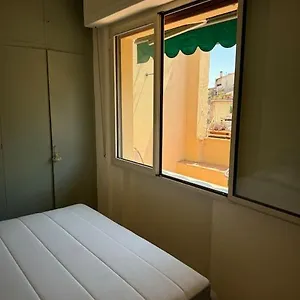 Friendly & Small 1-br With Beautiful Terrace Florencia